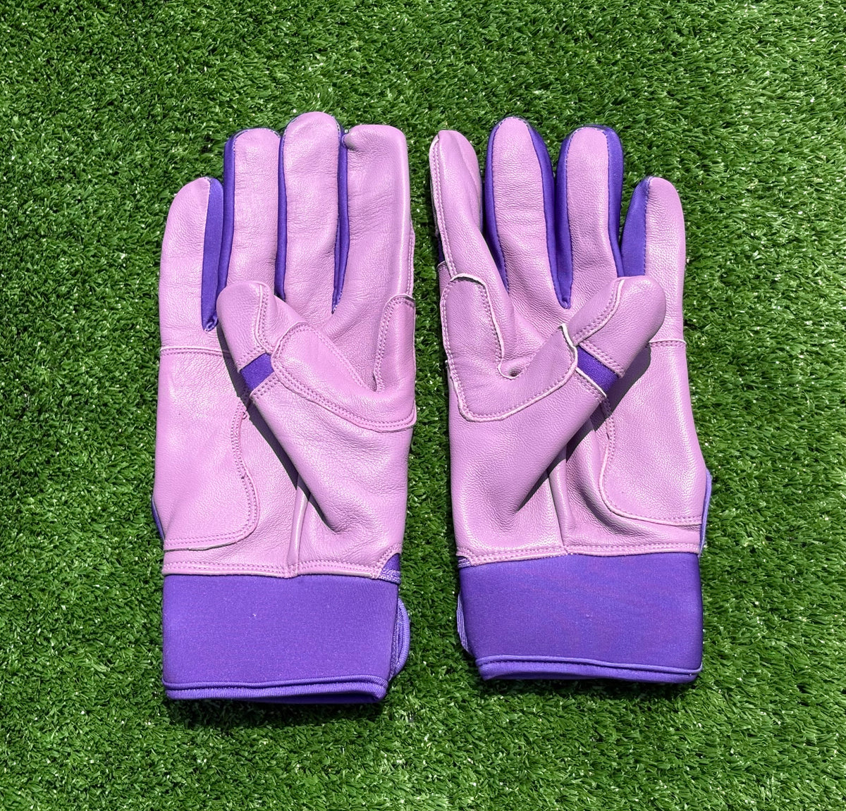 Lavender/Purple batting gloves